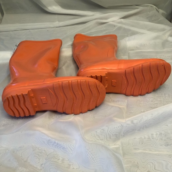 This item has moved. Coral Rainboots. - Picture 4 of 4